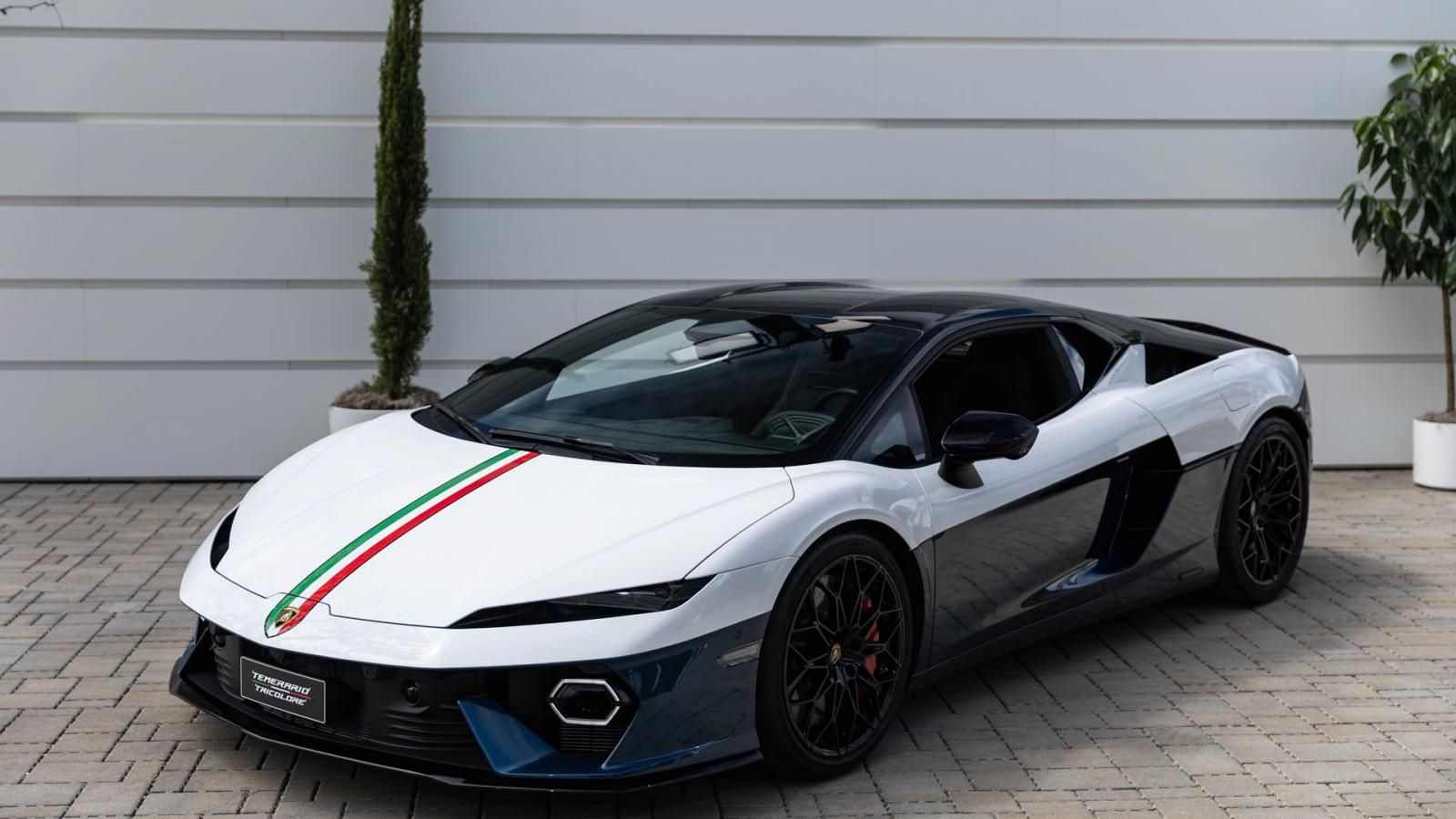 Η Lamborghini Temerario επανέφερε την ονομασία Tricolore